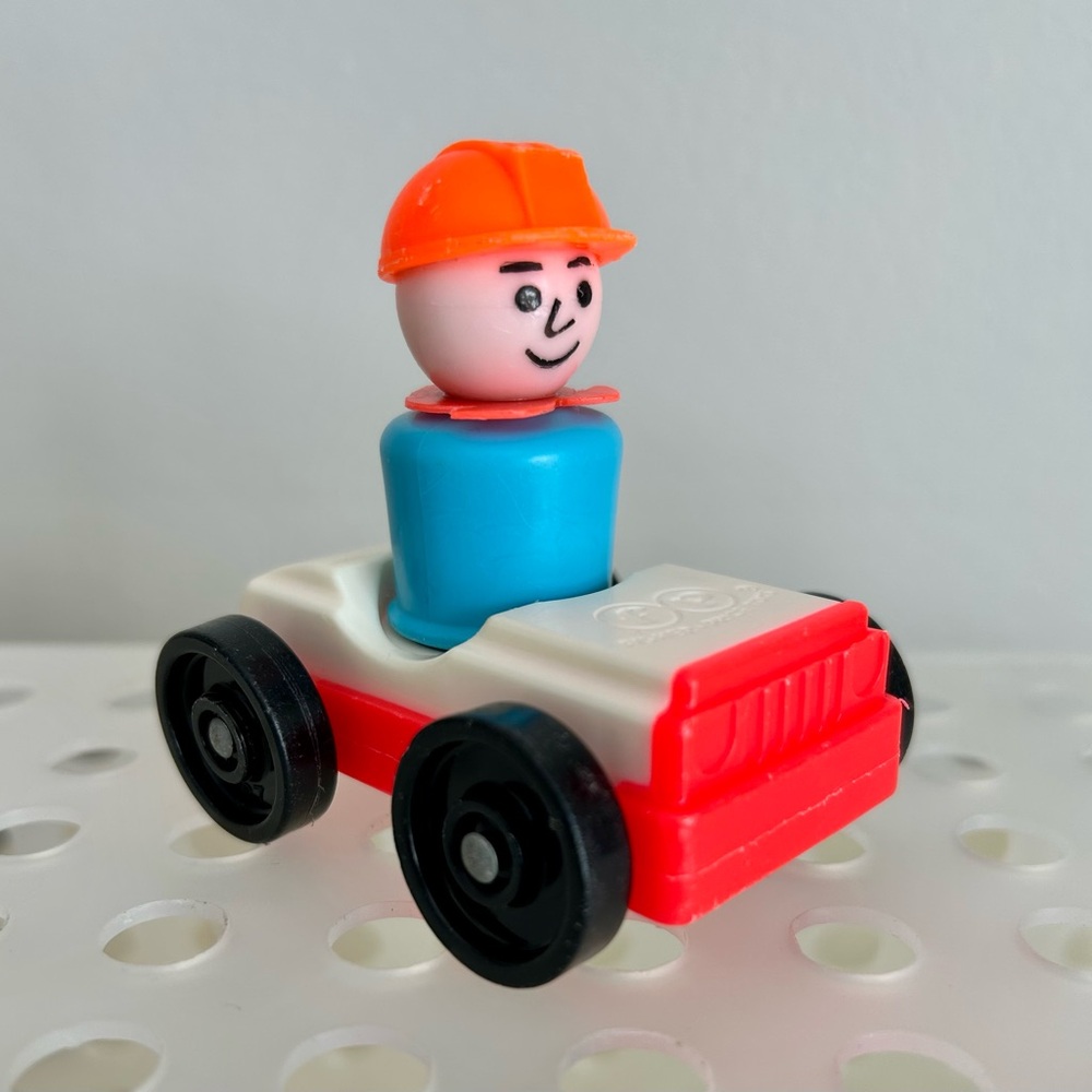 Vintage Fisher Price Little People single seat garage car & Construction Worker